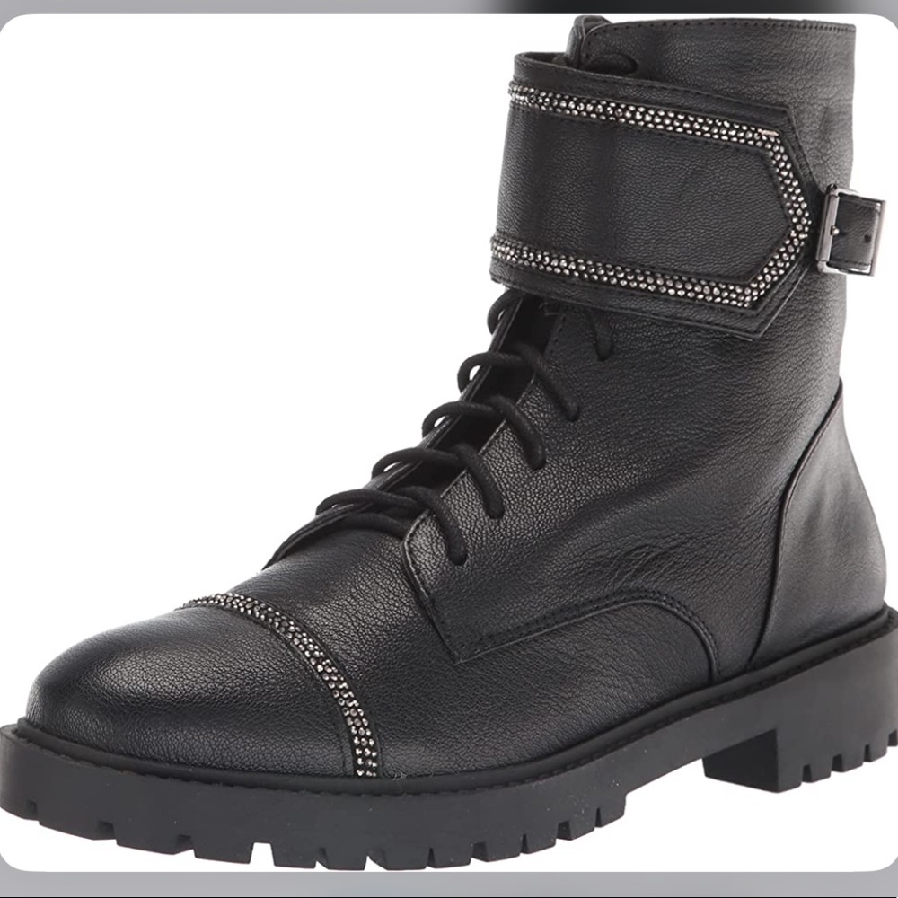 NWOB Karia Cap Toe Combat Boot
JESSICA SIMPSON